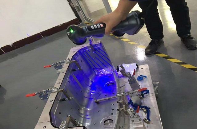 Analisi dell'usura di stampi e attrezzature